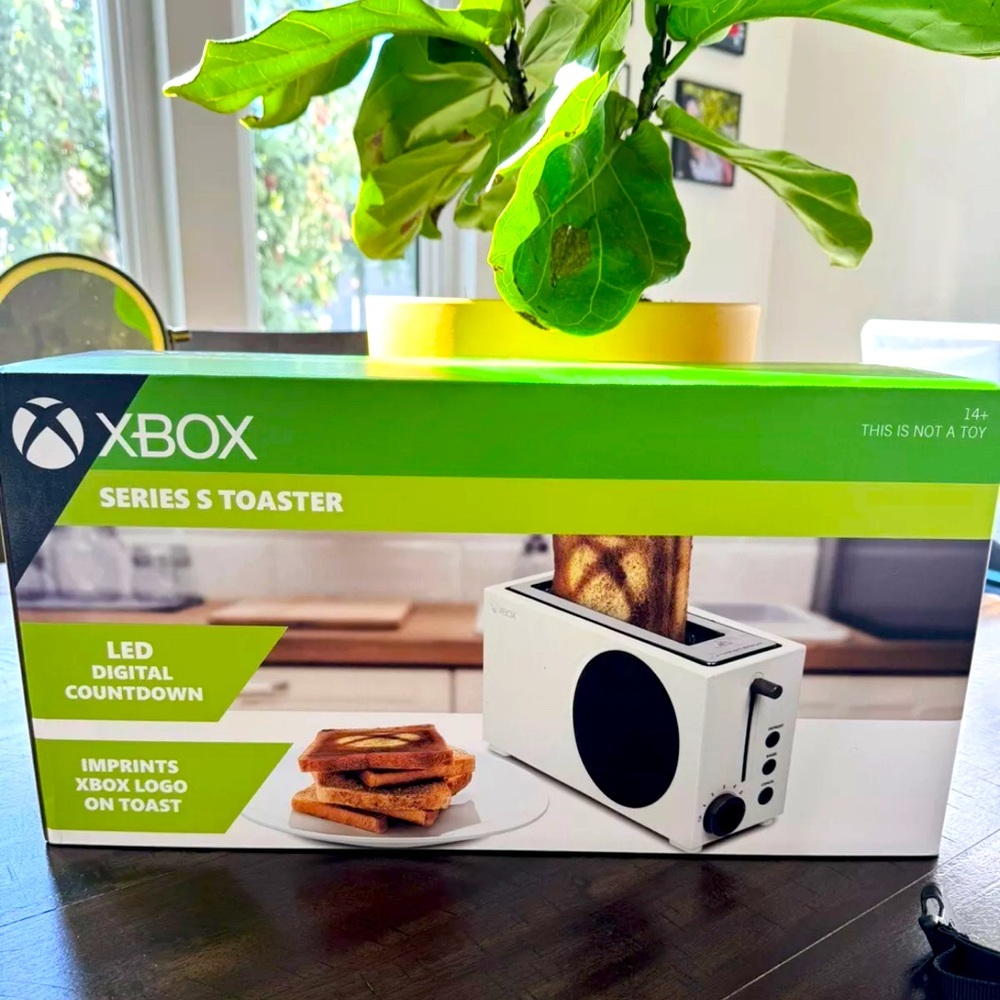 X box Modern White Toaster with LED Display - Picture 3 of 5